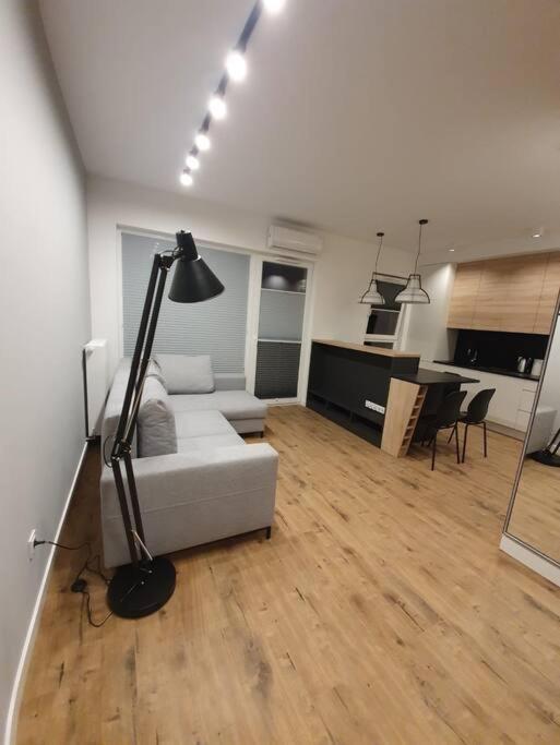 Vip Apart Bielany Przy Metrze Varsovia Exterior foto