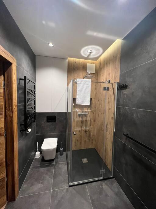Vip Apart Bielany Przy Metrze Varsovia Exterior foto