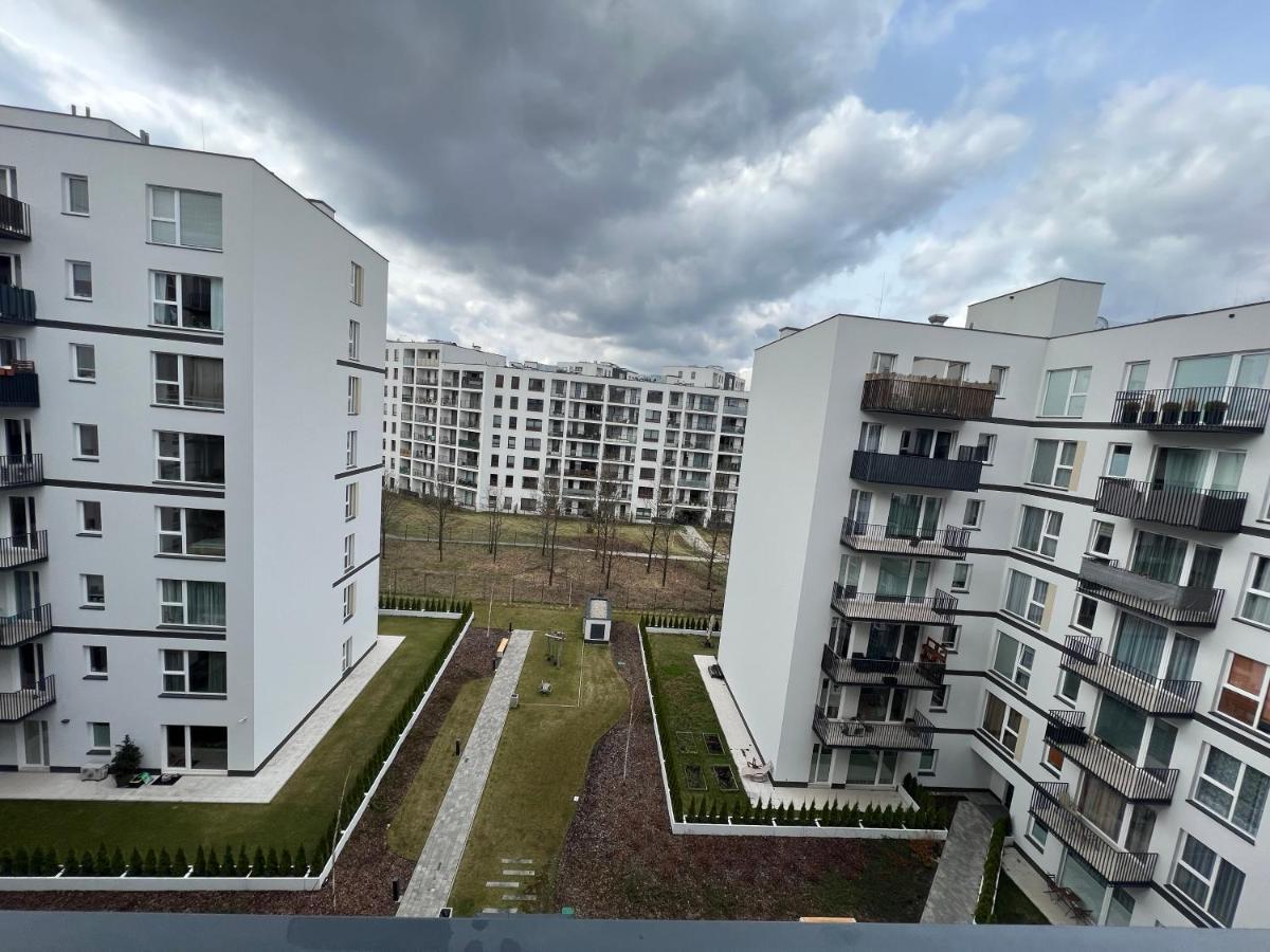 Vip Apart Bielany Przy Metrze Varsovia Exterior foto