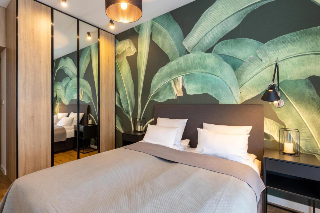 Vip Apart Bielany Przy Metrze Varsovia Exterior foto