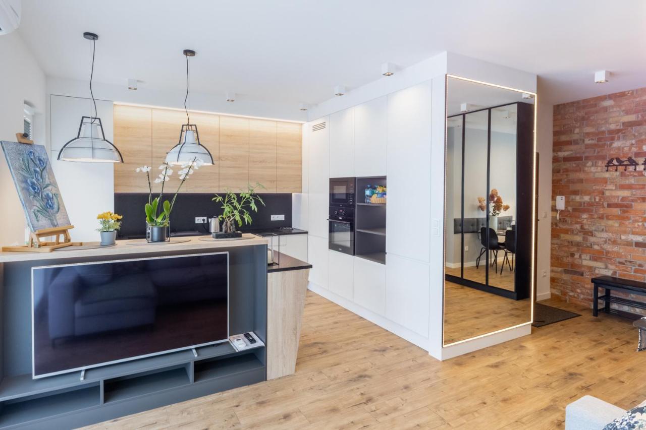 Vip Apart Bielany Przy Metrze Varsovia Exterior foto